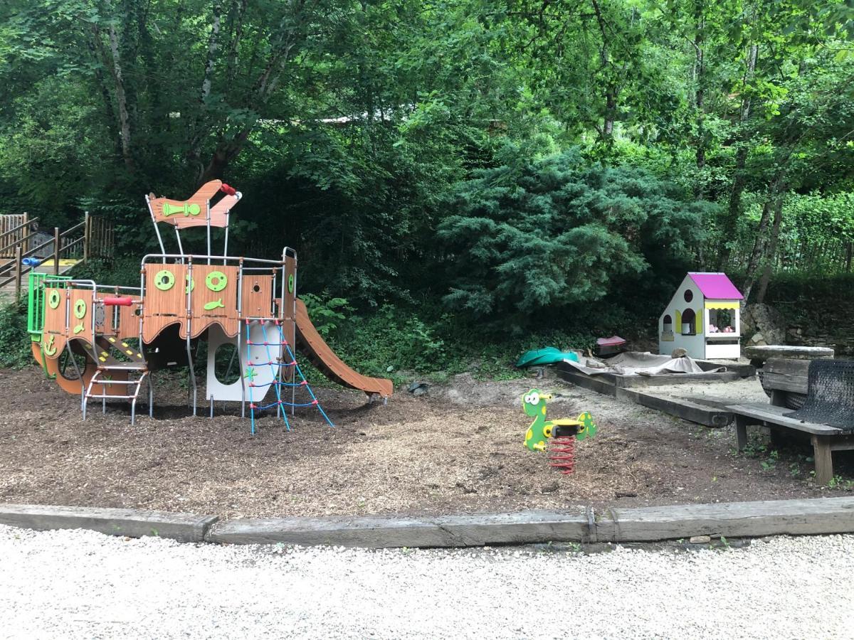 Moulin De Chaules Campsite
